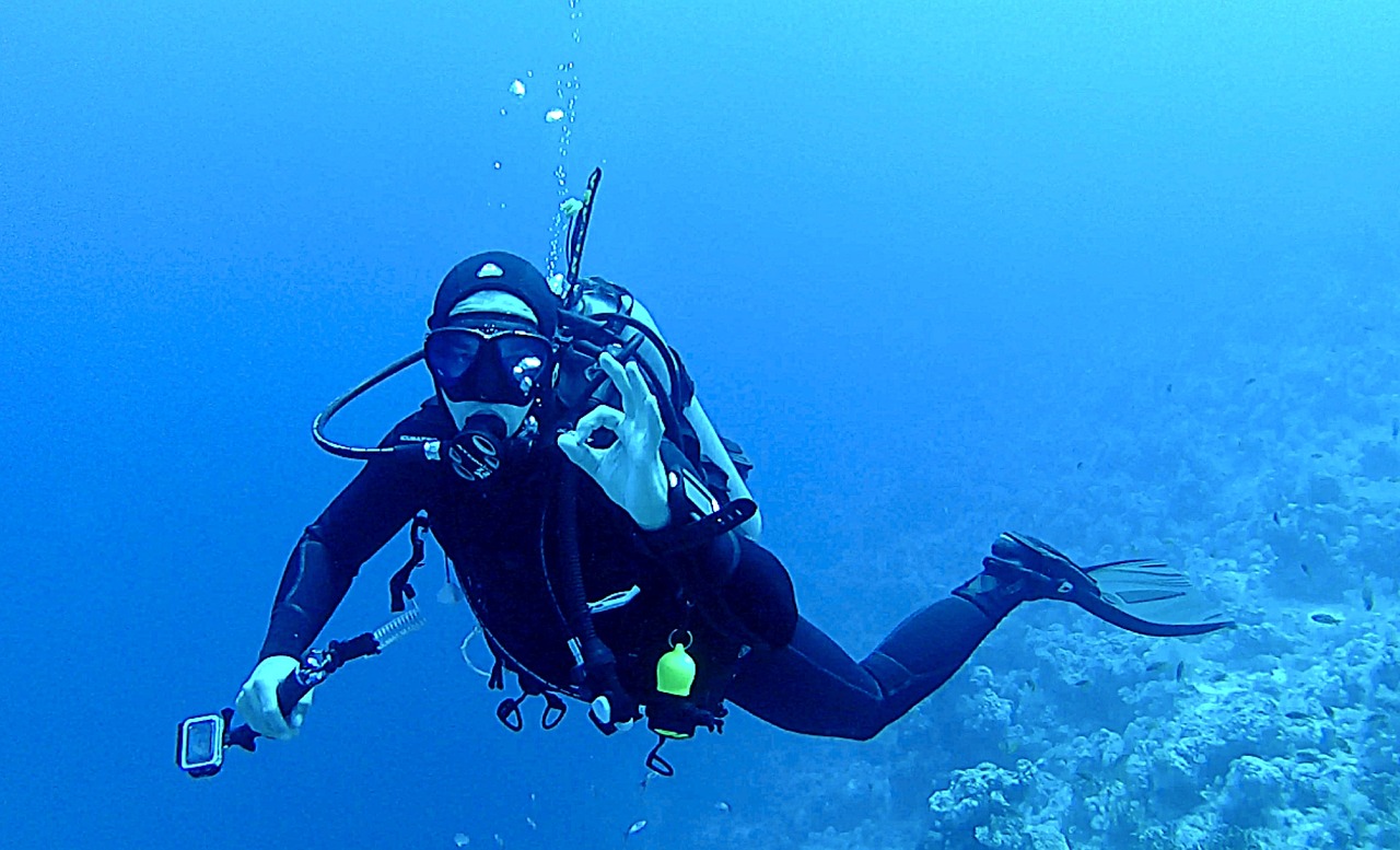 Г/костюм Aqualung "DIVE" 6,0 мм., муж. M, шлем