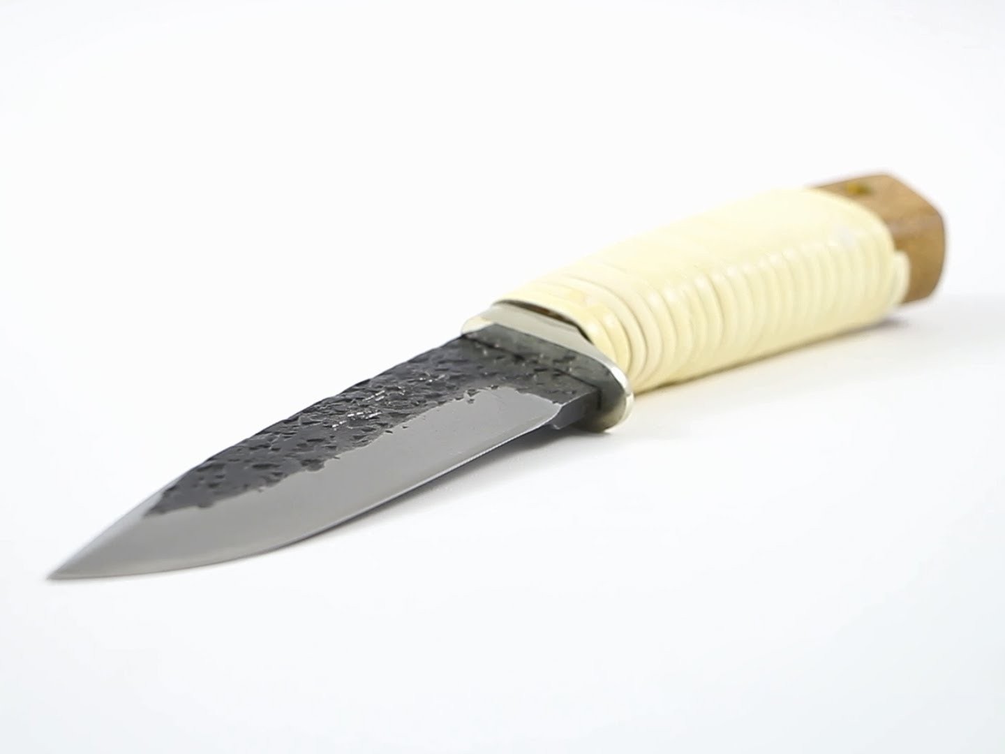 Нож турист., кованный  (рук.- ротанг)